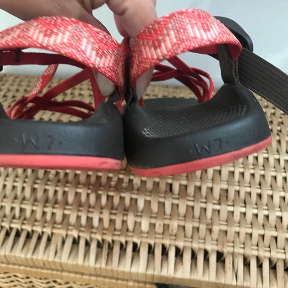 Chaco Bright Red And Brown Tribal Summer Sandals 7 - Picture 4 of 7